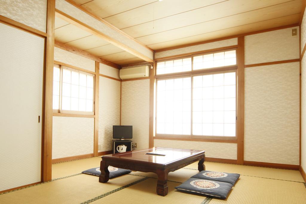 Bekkan Kawanatsu Hotel Shin'onsen Buitenkant foto